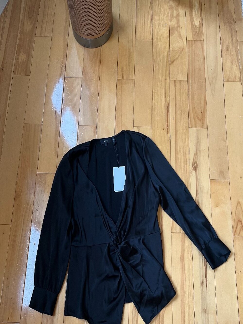 *NEW WITH TAGS* Theory Twist Tie Top Black Soft Satin